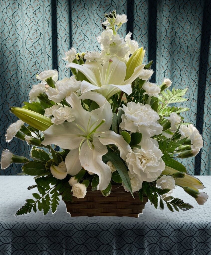 white sympathy basket - Main view